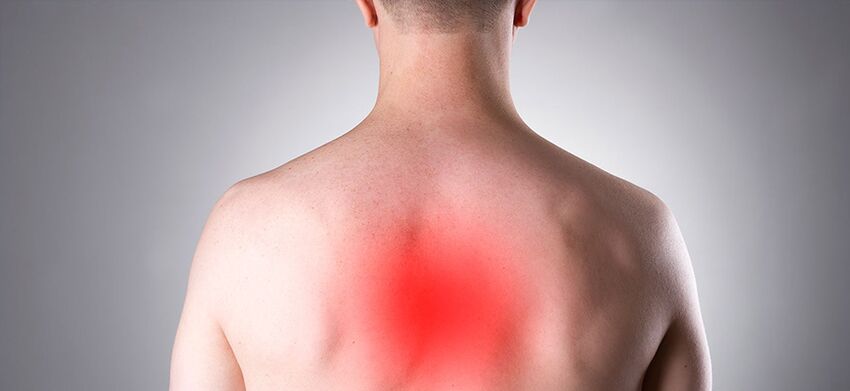 Біль - основний симптом грудного остеохондрозу