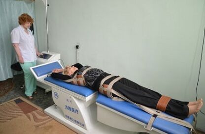 витягування хребта при грудному остеохондрозі